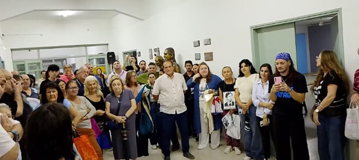 HOMENAJE NECESARIO: la departamental la capital del PJ recordó a Noe Campagnolo y a otros 186 peronistas santafesinos victimas del terrorismo de estado.